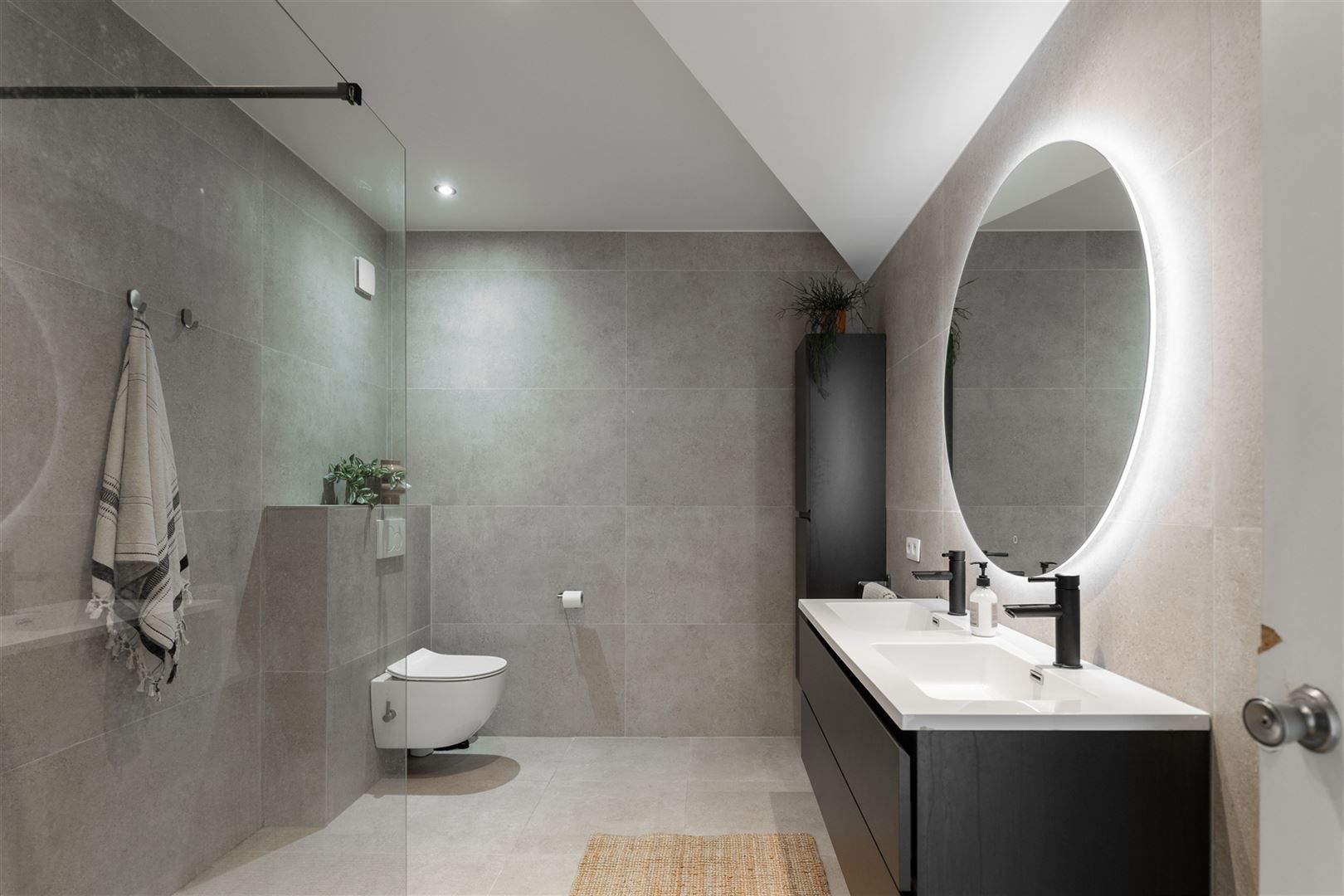 Ruim gerenoveerd appartement (177 m²) met terrassen  foto 11