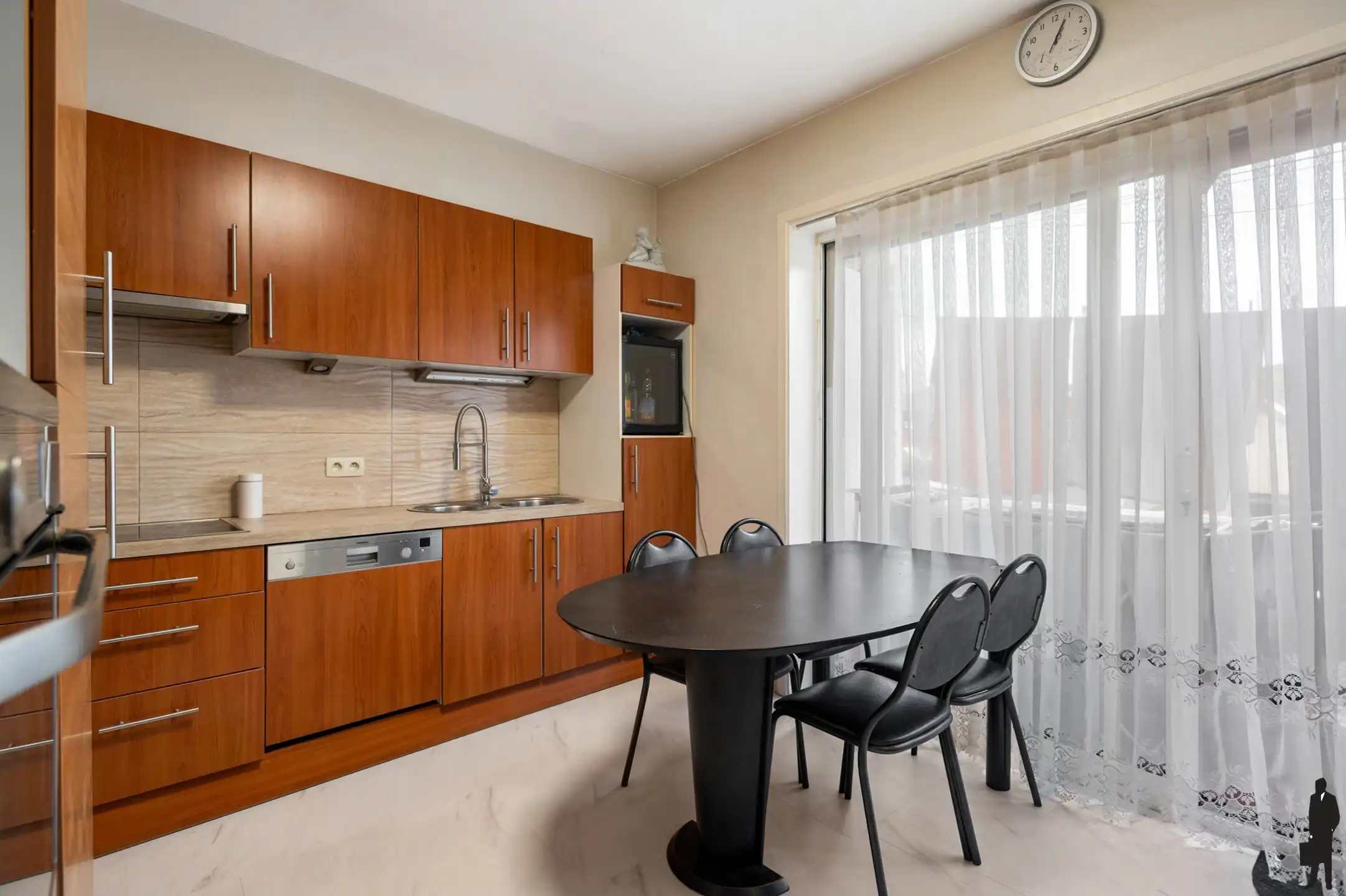 Lichtrijk appartement op toplocatie in Deurne! foto 4