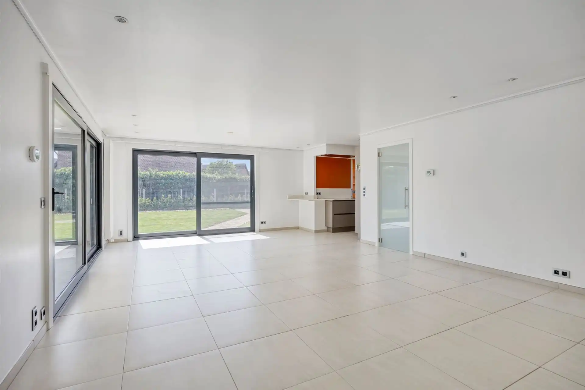 Instapklare laagbouwwoning met 3 slaapkamers en garage foto 2