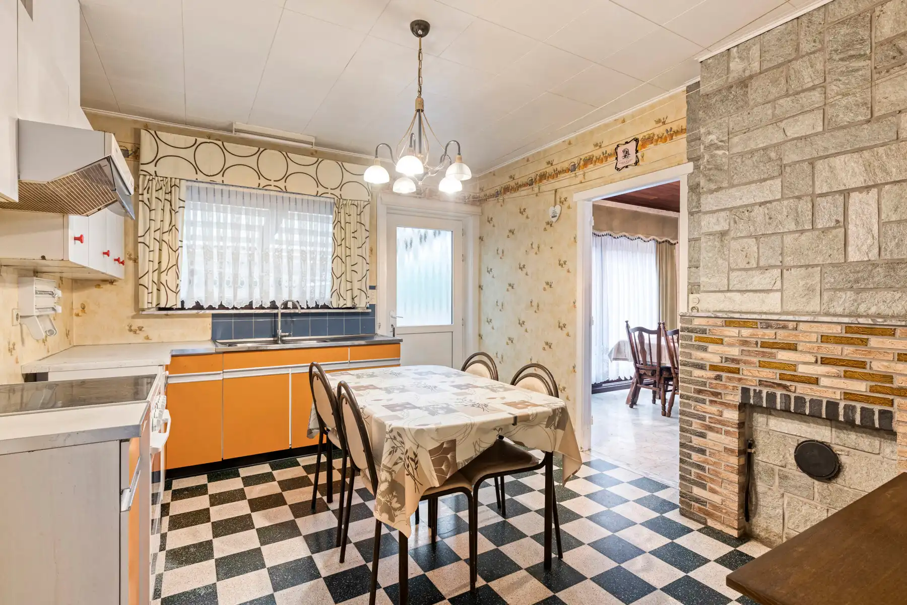 Op te frissen bungalow gelegen in het landelijke Meldert foto 7