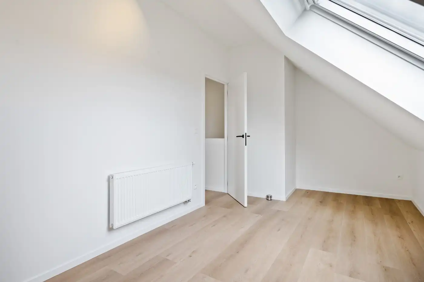 Volledig gerenoveerde, instapklare woning met 3 slpk. en grote tuin foto 23