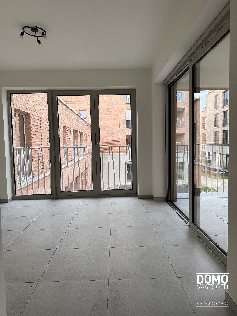 NIEUWBOUWAPPARTEMENT MET 2 SLAAPKAMERS, TERRAS, ONDERGRONDSE AUTOSTANDPLAATS EN KELDERBERGING IN RESIDENTIE "DE KWINT" TE ZONHOVEN foto 4
