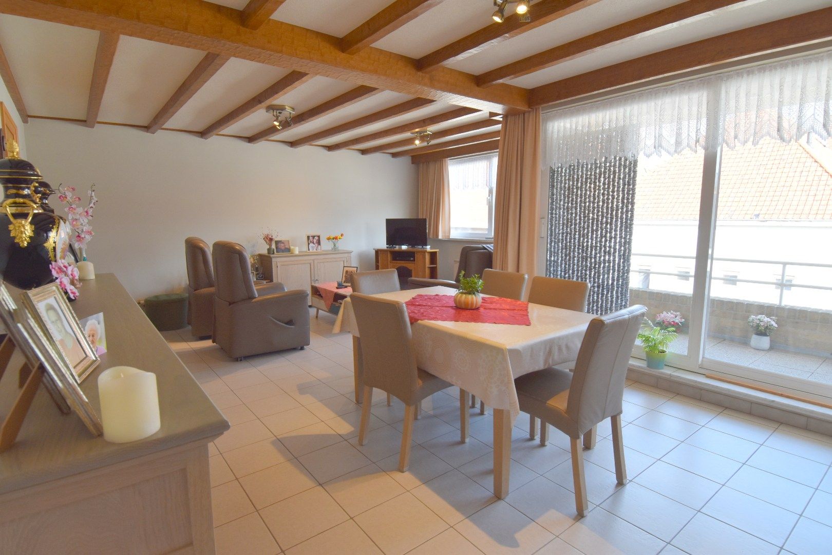 2 slaapkamer appartement in het hartje van Gullegem foto {{pictureIndex}}
