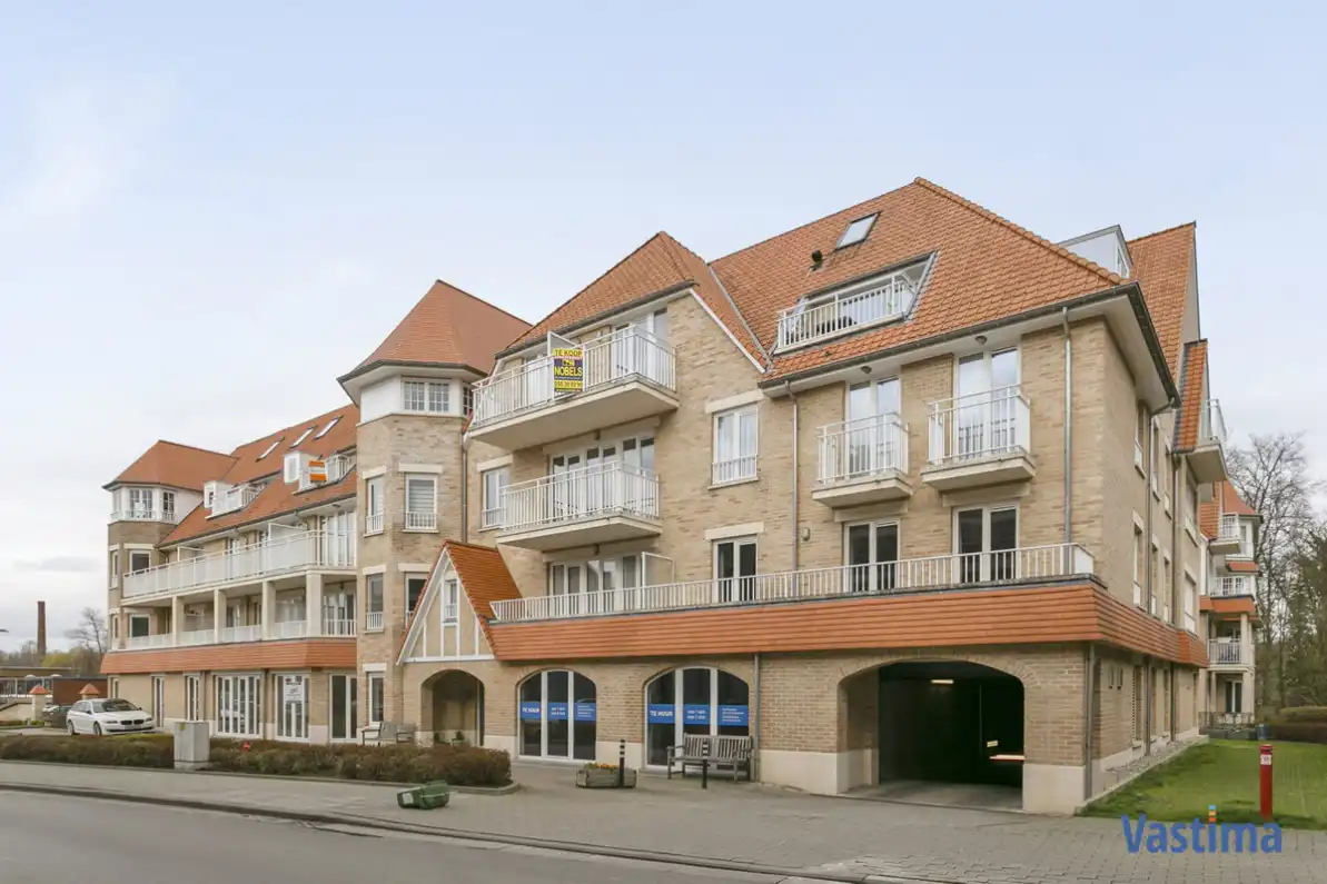 Instapklaar éénslaapkamerappartement met terras foto {{pictureIndex}}