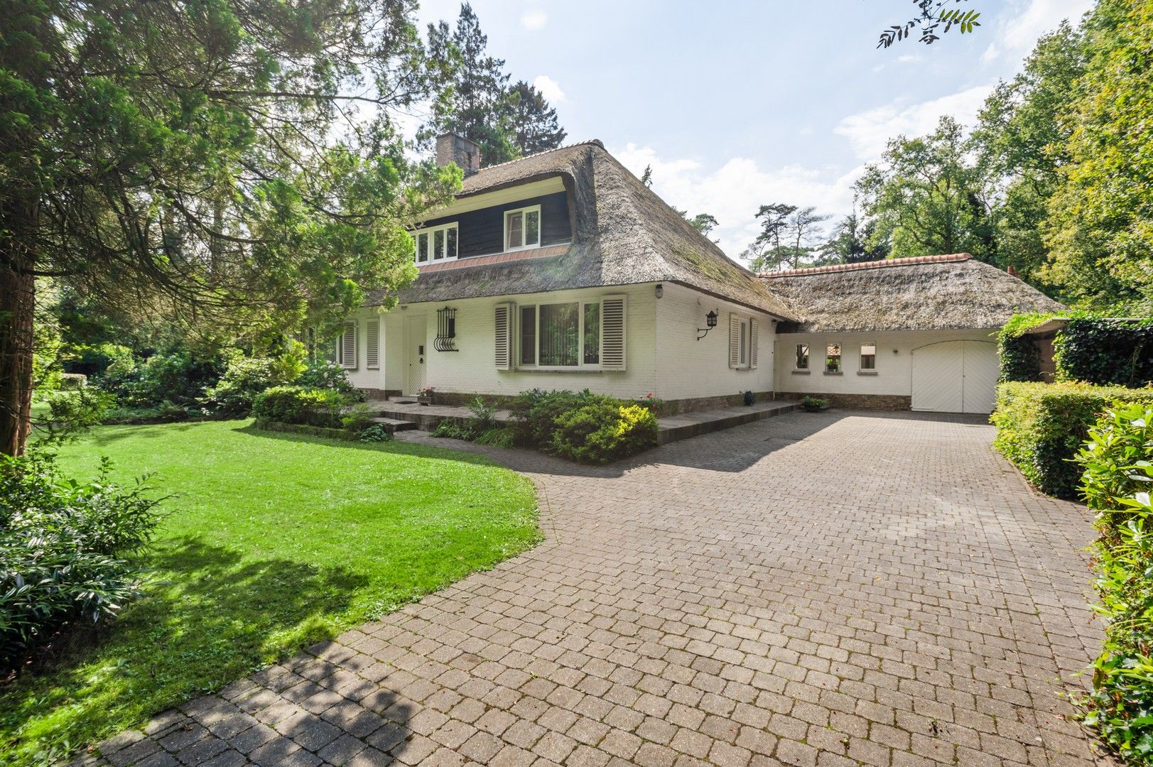 Romantische villa met grote tuin en veel privacy in Schoten foto 31
