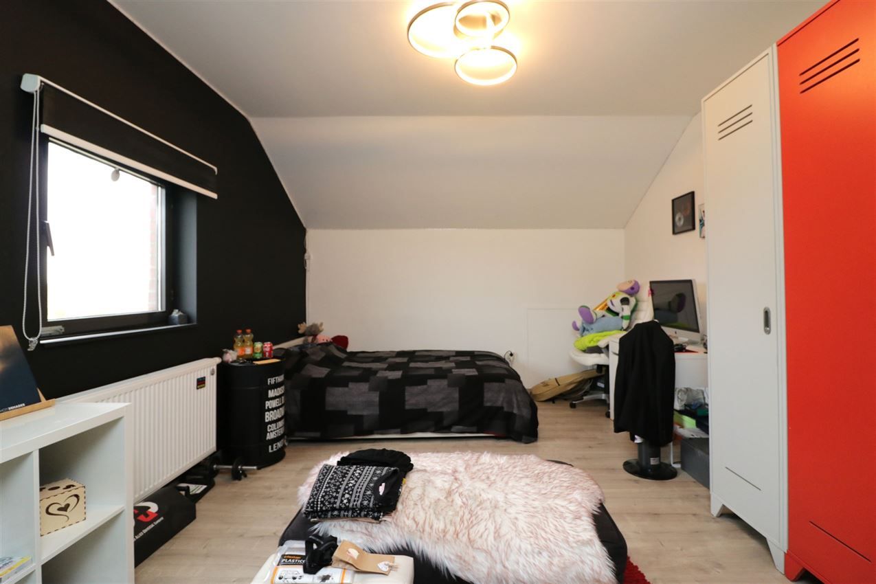 Gezellige woning, 4 slpk., inpandige garage, tuin foto 48