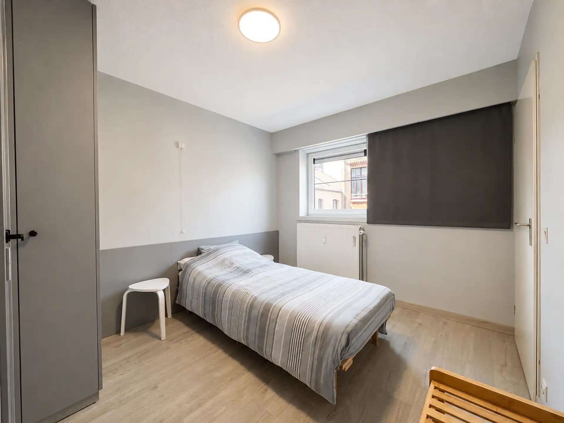"Instapklaar appartement + garagebox vlak bij zee" foto 8