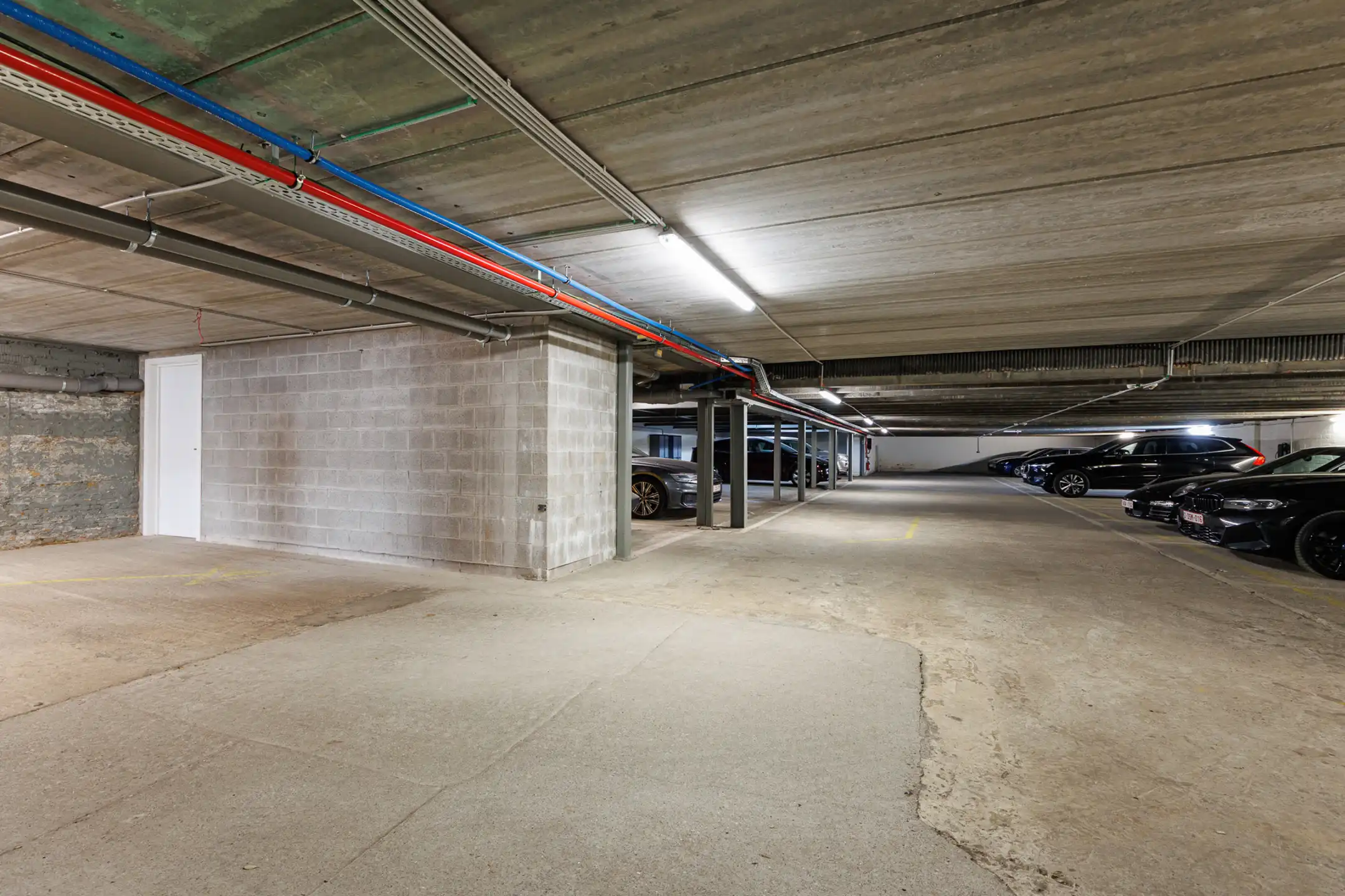 Instapklaar appartement met terras op top locatie foto 10