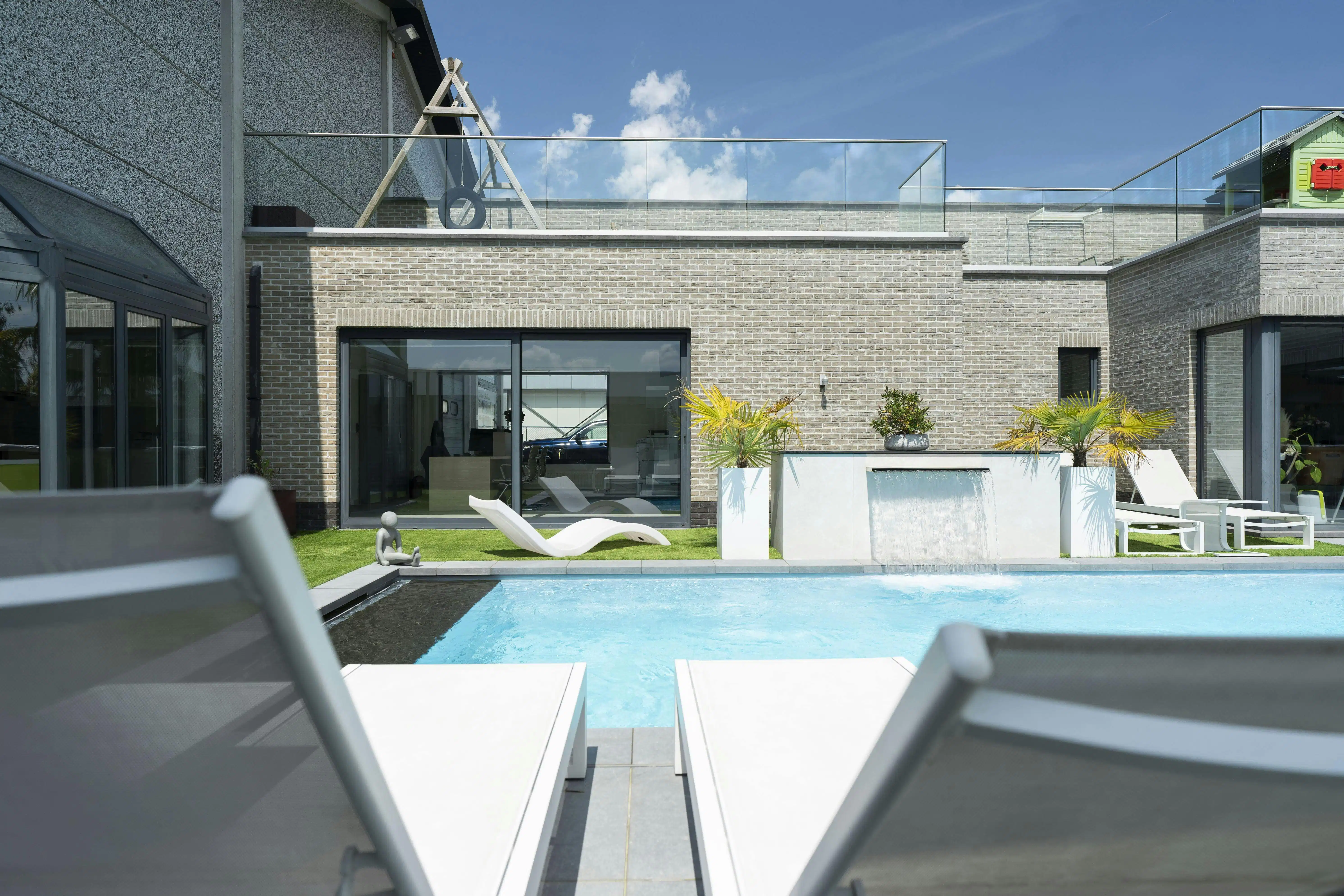 Luxe villa met exclusieve tuin en 600m2 magazijn in KMO-zone foto 80