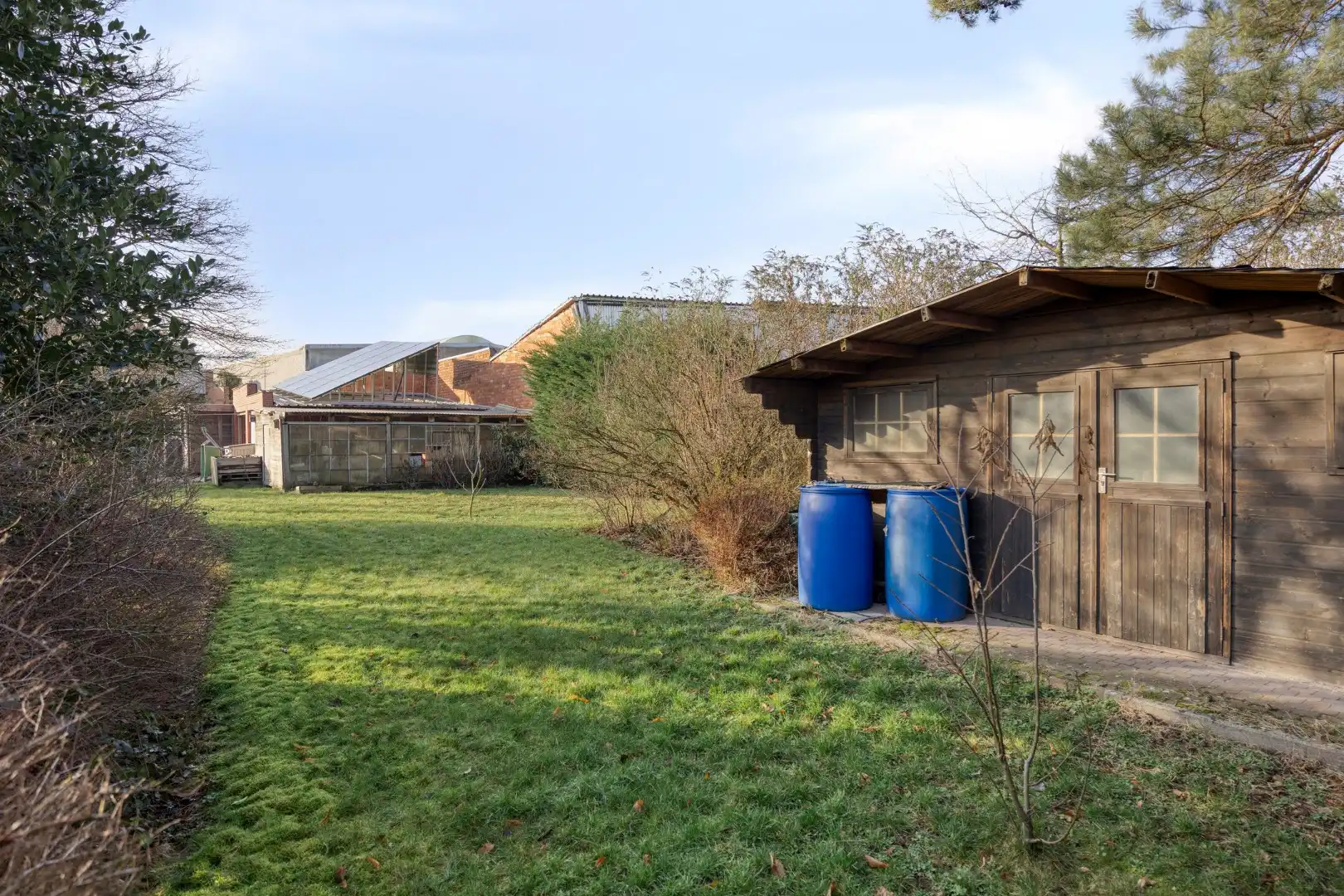 Ruim ingedeelde woning met o.a. 4 slpks op een rustig gelegen perceel van 1.069 m². foto 35