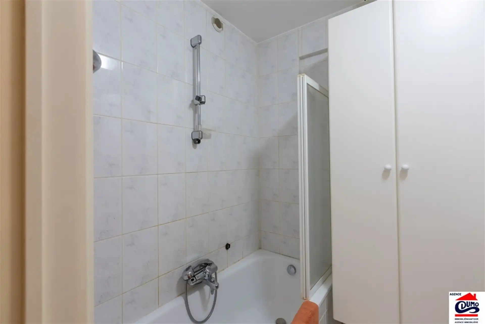 Gemeubeld appartement met 1 slaapkamers op het gelijkvloers foto 17