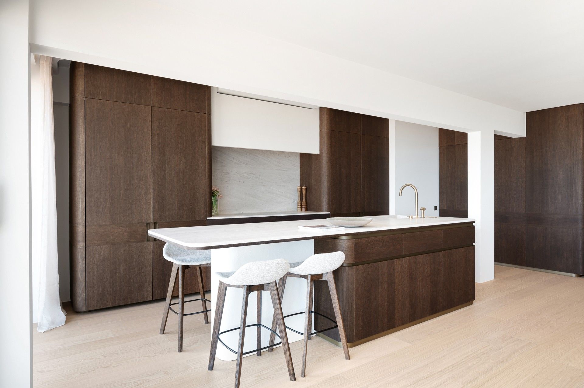 Exclusief en luxueus gerenoveerd appartement met frontaal zeezicht op topligging in Het Zoute foto 15