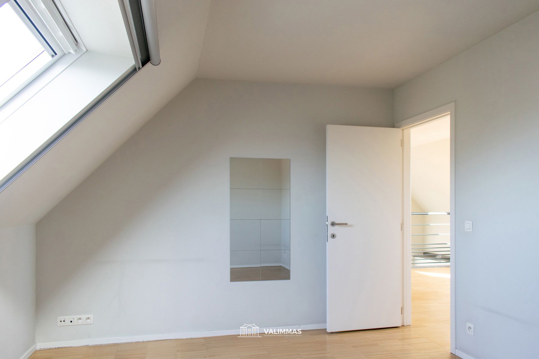 Zeer ruim duplex-appartement met terras, garage, parking... foto 17