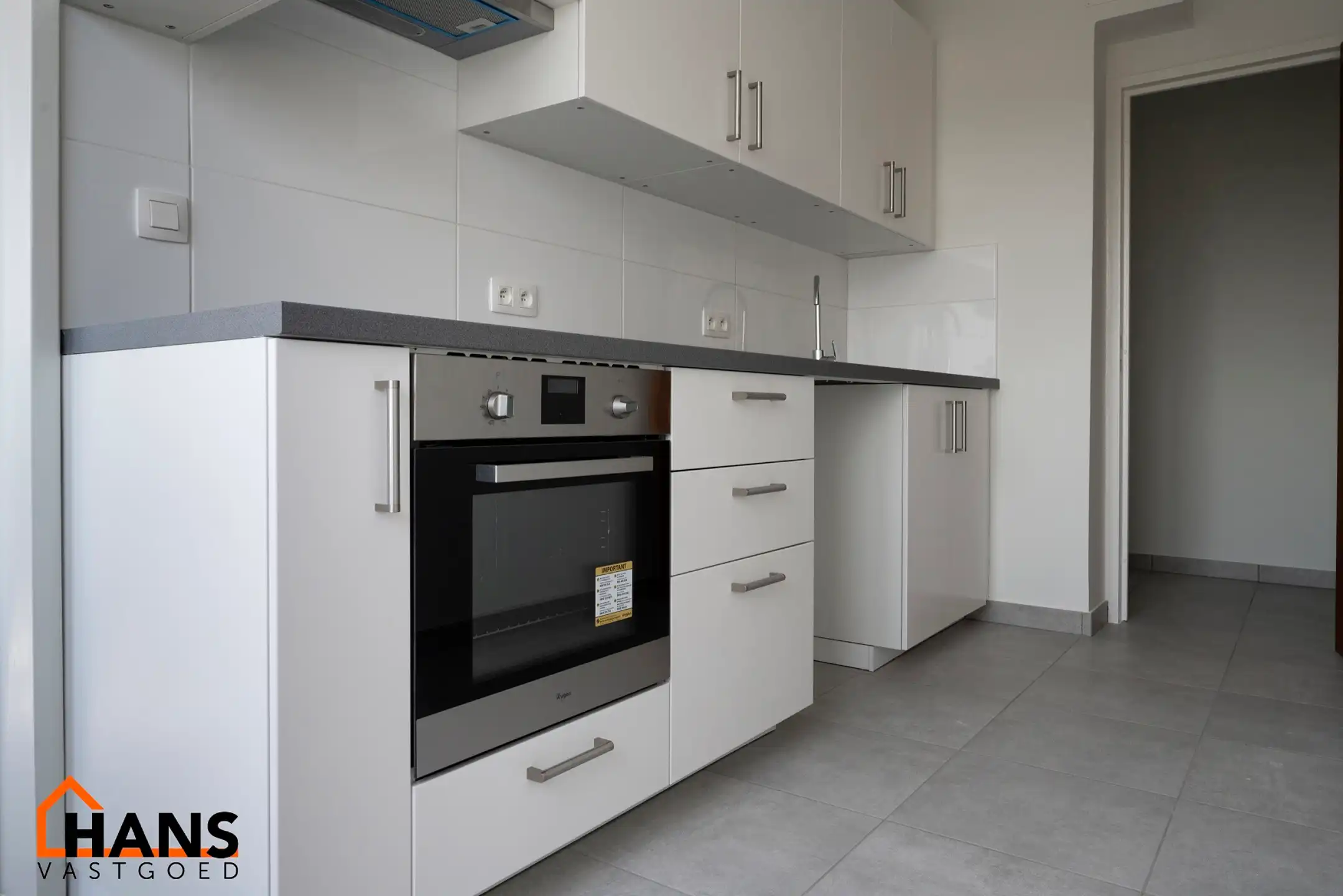 2 slaapkamerappartement met garage. foto 4