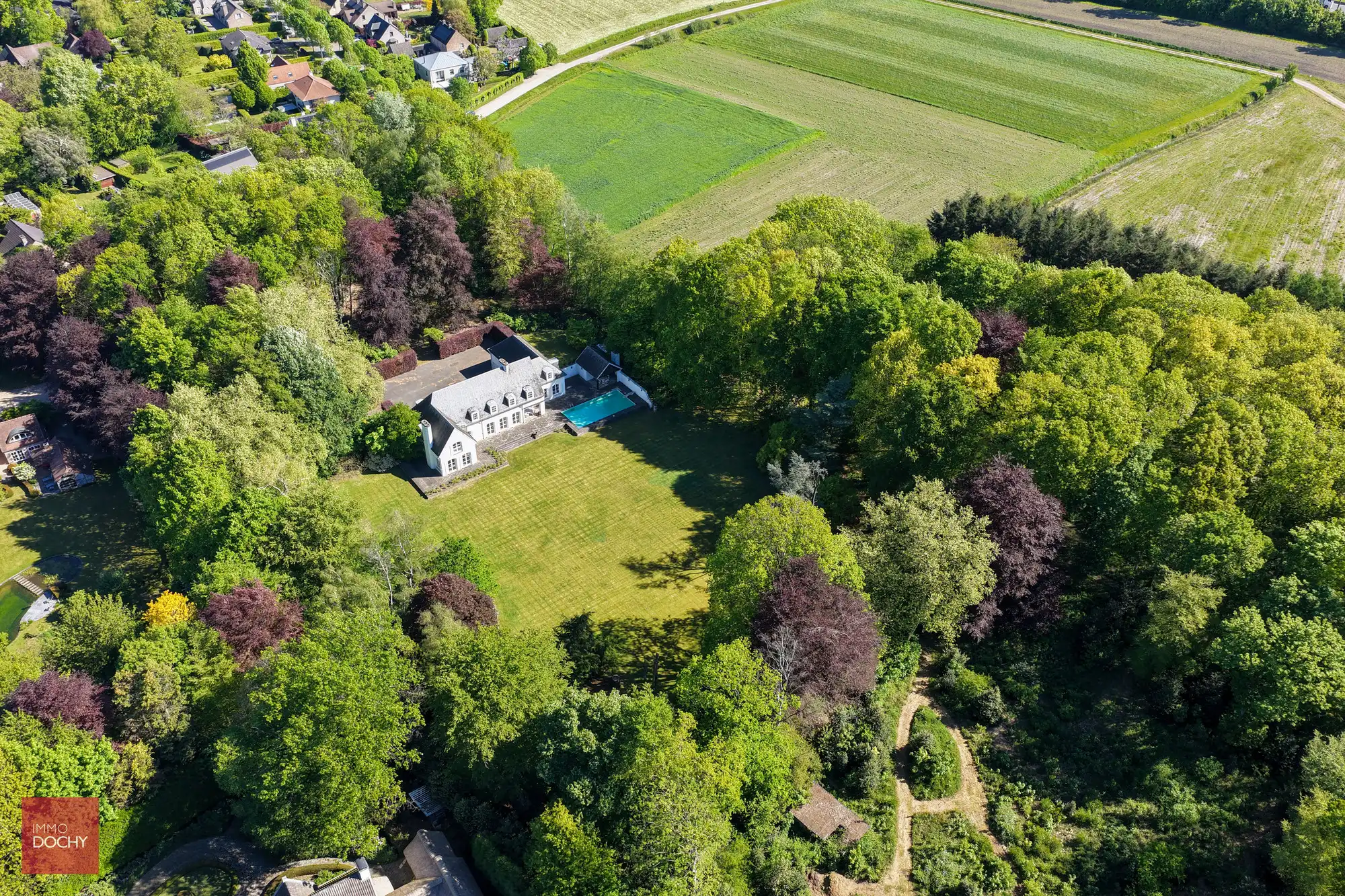 Uniek domein met ruime villa in prachtige parktuin op 2,7ha foto 4