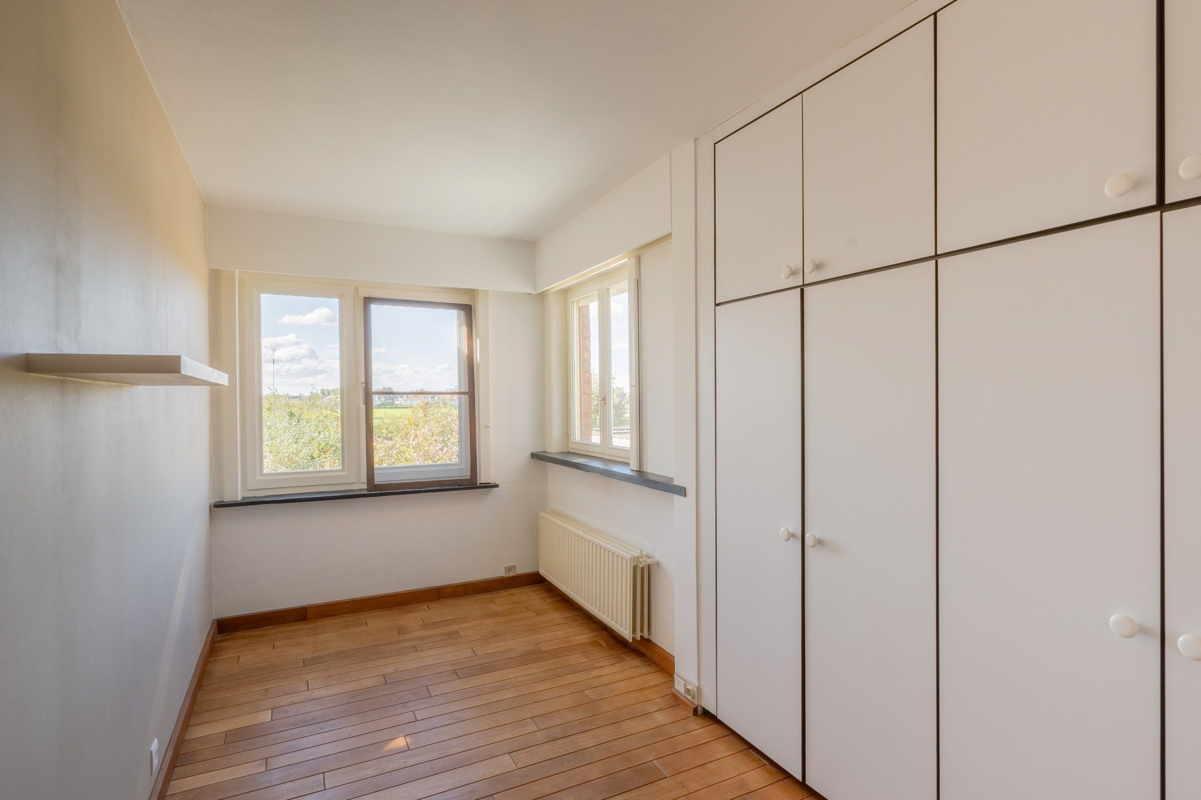 Ruime woning met 3 garages en tuin te Knokke foto 15