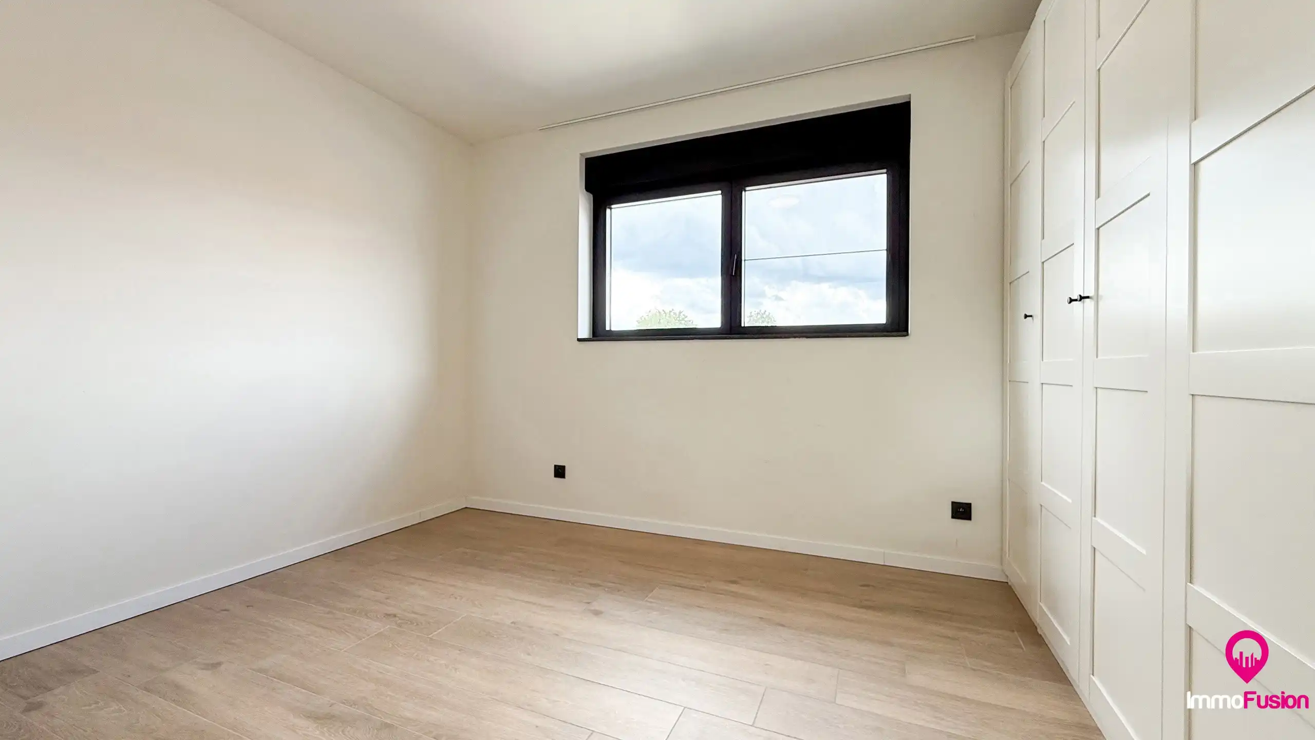 Instapklare villa met 4 slpk., laadpaal en zonnepanelen! foto 33