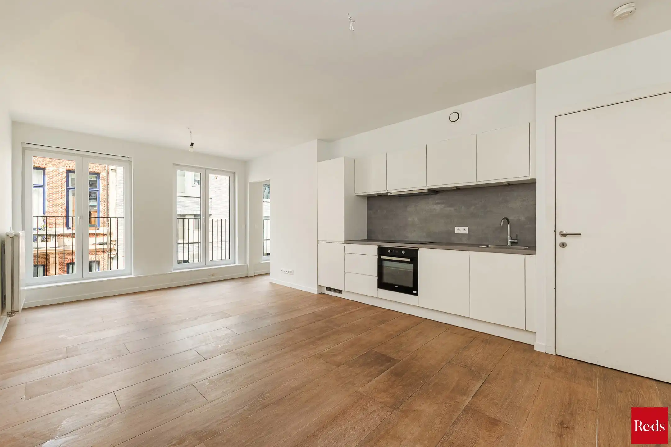 Instapklaar appartement met terras op top locatie foto 3
