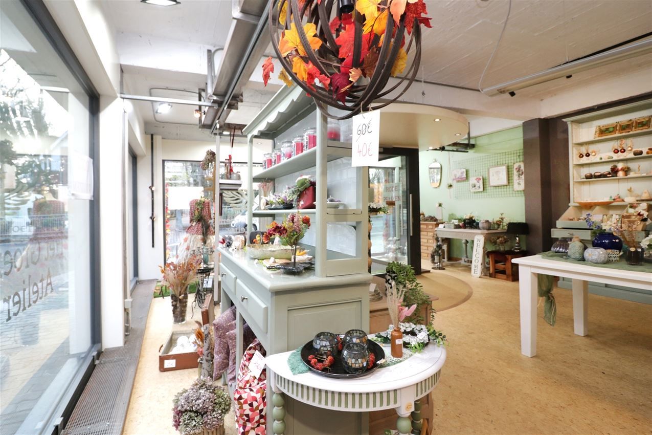 handelszaak met hoge zichtbaarheid en mooie etalage  foto 11