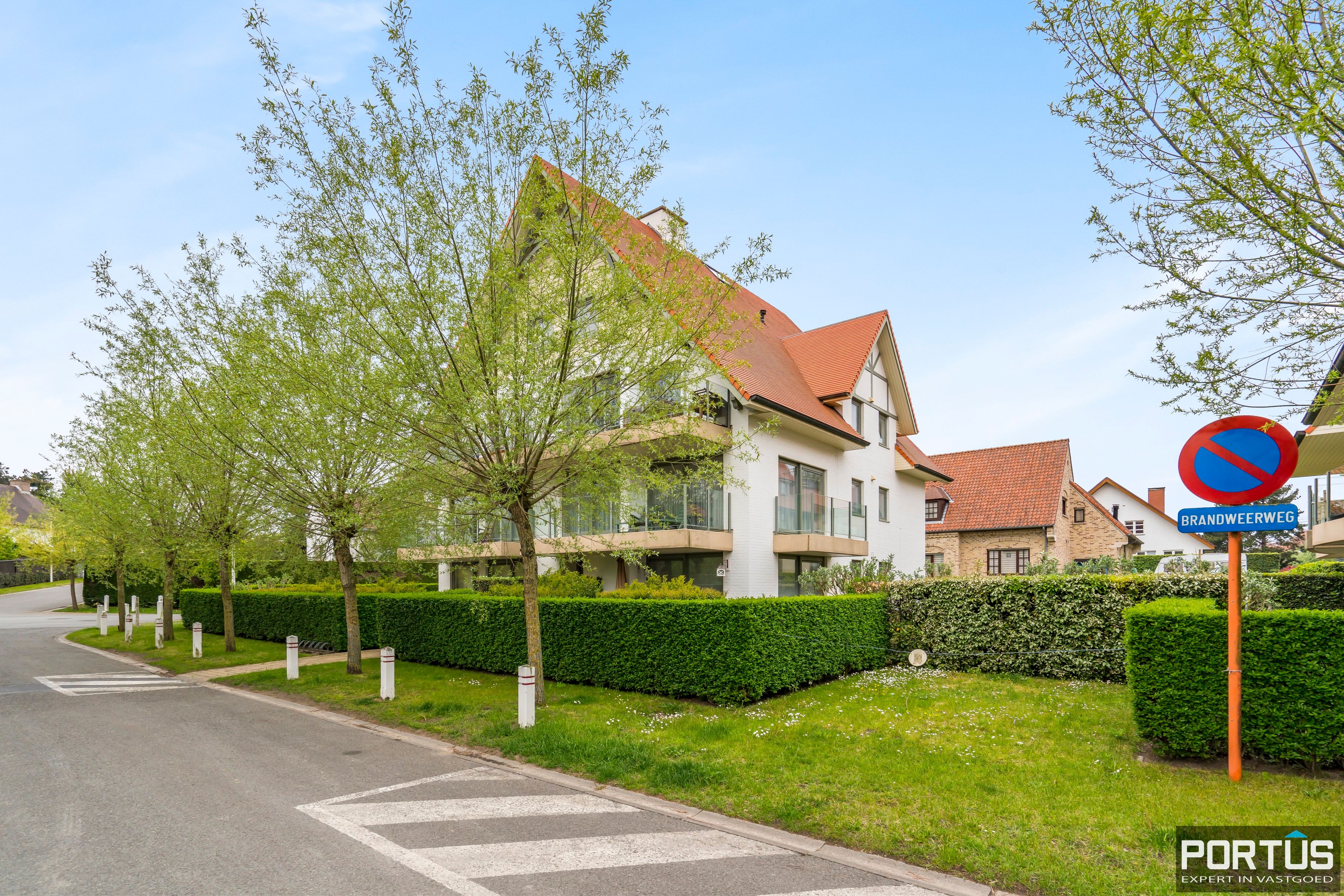 Ruim appartement te koop te Nieuwpoort met 4 slaapkamers foto 12