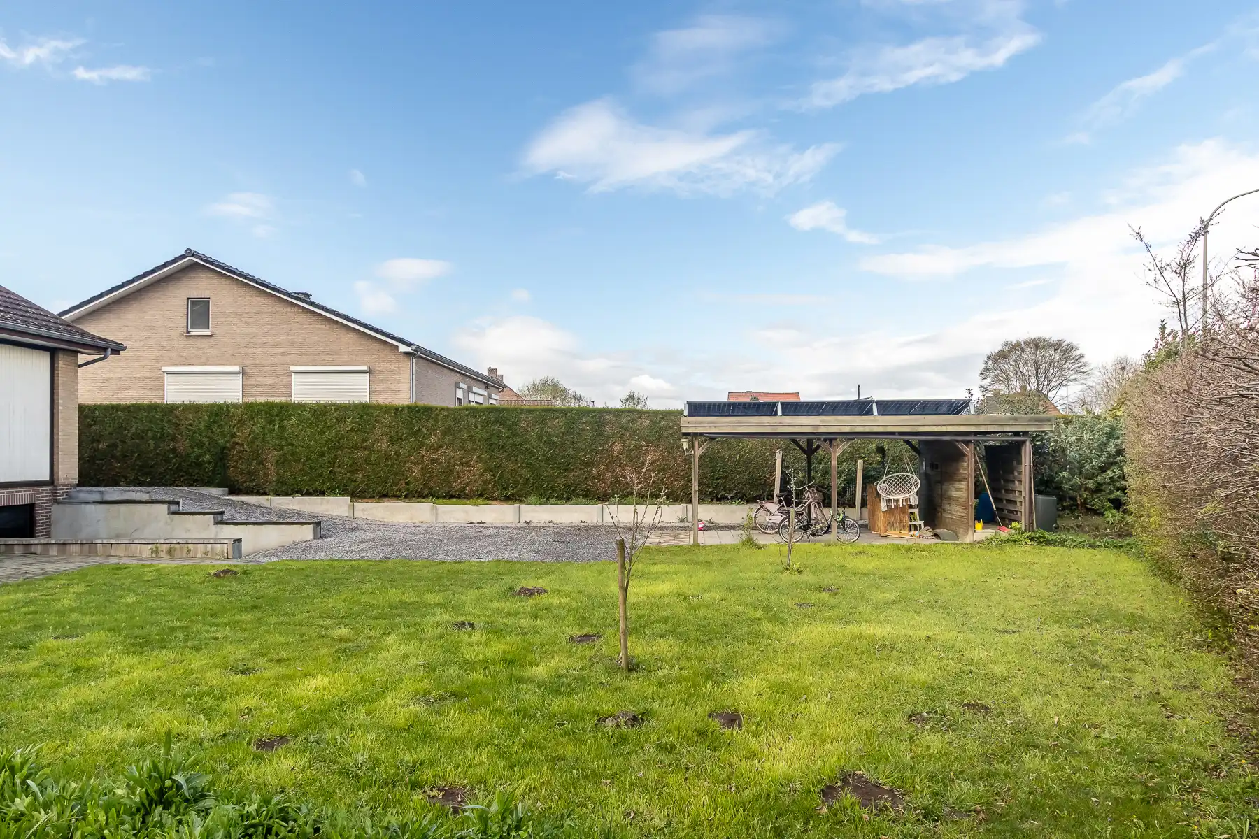 Gerenoveerde en instapklare gelijkvloers woning met 3 slaapkamers en garage  foto 29