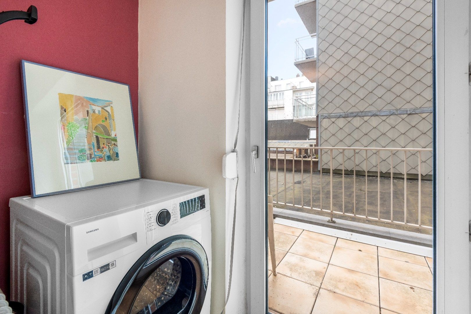 Appartement met zijdelings zeezicht  en zicht op de Kustlaan en met een ruim terras. foto 23