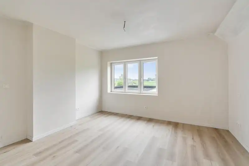 Totaal gerenoveerde woning op een perceel van 11are foto 26