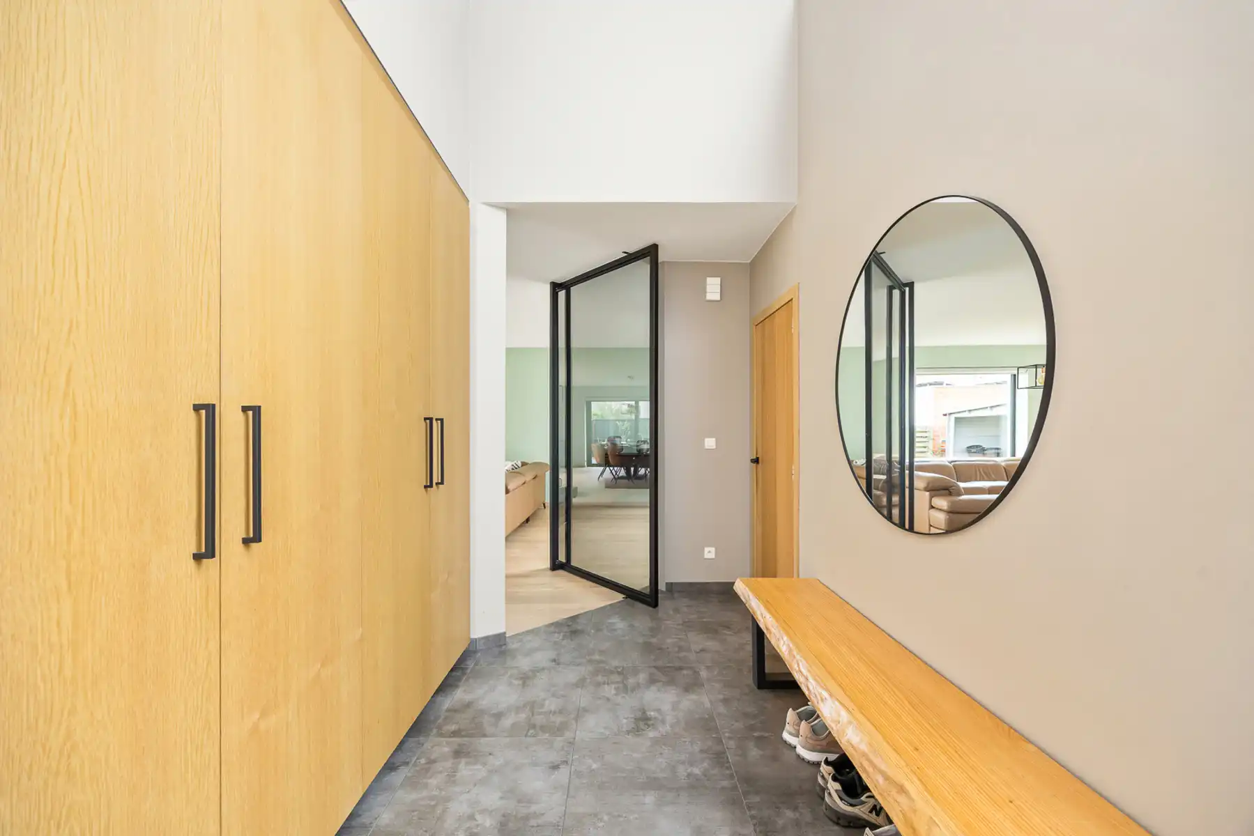 VILLA MET 4 SLAAPKAMERS, 2 BADKAMERS EN KWALITATIEF MAATWERK IN GOOREIND-WUUSTWEZEL TE KOOP foto 2