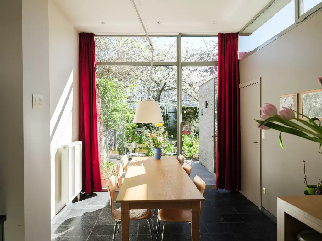 Karaktervolle architectenwoning met 3 slaapkamers en een uitzonderlijke tuin in Ledeberg. foto 7