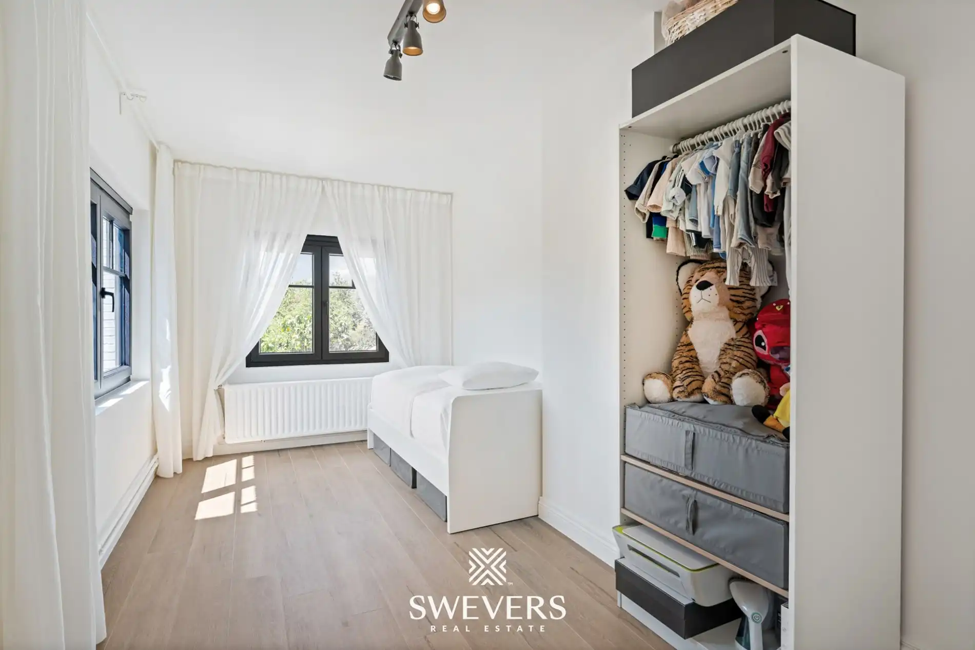 Prachtig gerenoveerde woning met 3 slaapkamers foto 24