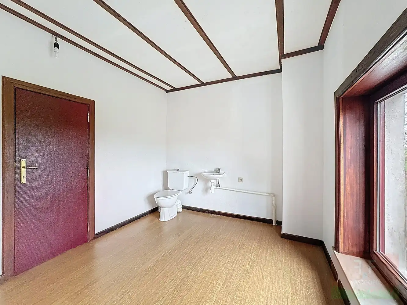 Ruime eengezinswoning met 4 slaapkamers, garage en mooie tuin foto 18