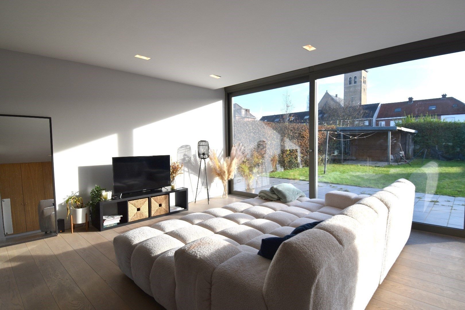 Gelijkvloerse woning met 4 slaapkamers en zuid-gerichte tuin te koop in Wevelgem foto 8