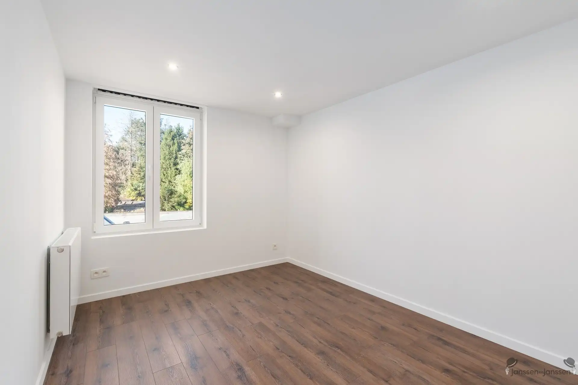 Luxueus gerenoveerd duplexappartement met 4 slaapkamers en private tuin foto 14