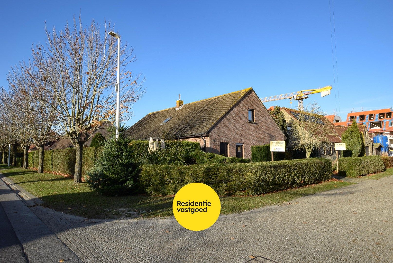 Charmante bungalow met 3 (mog. 4) slaapkamers in een rustige wijk en doodlopende straat van Nieuwpoort op 637m² foto 2