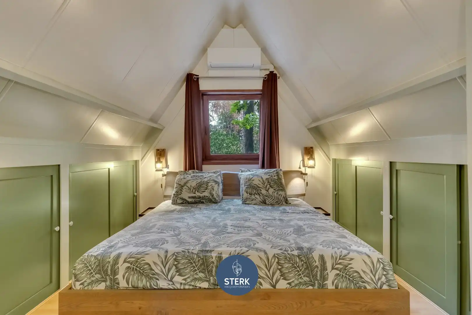 SFEERVOLLE VAKANTIEWONING INCL. INBOEDEL EN RUIME TUIN OP SONNEVIJVER !  foto 10