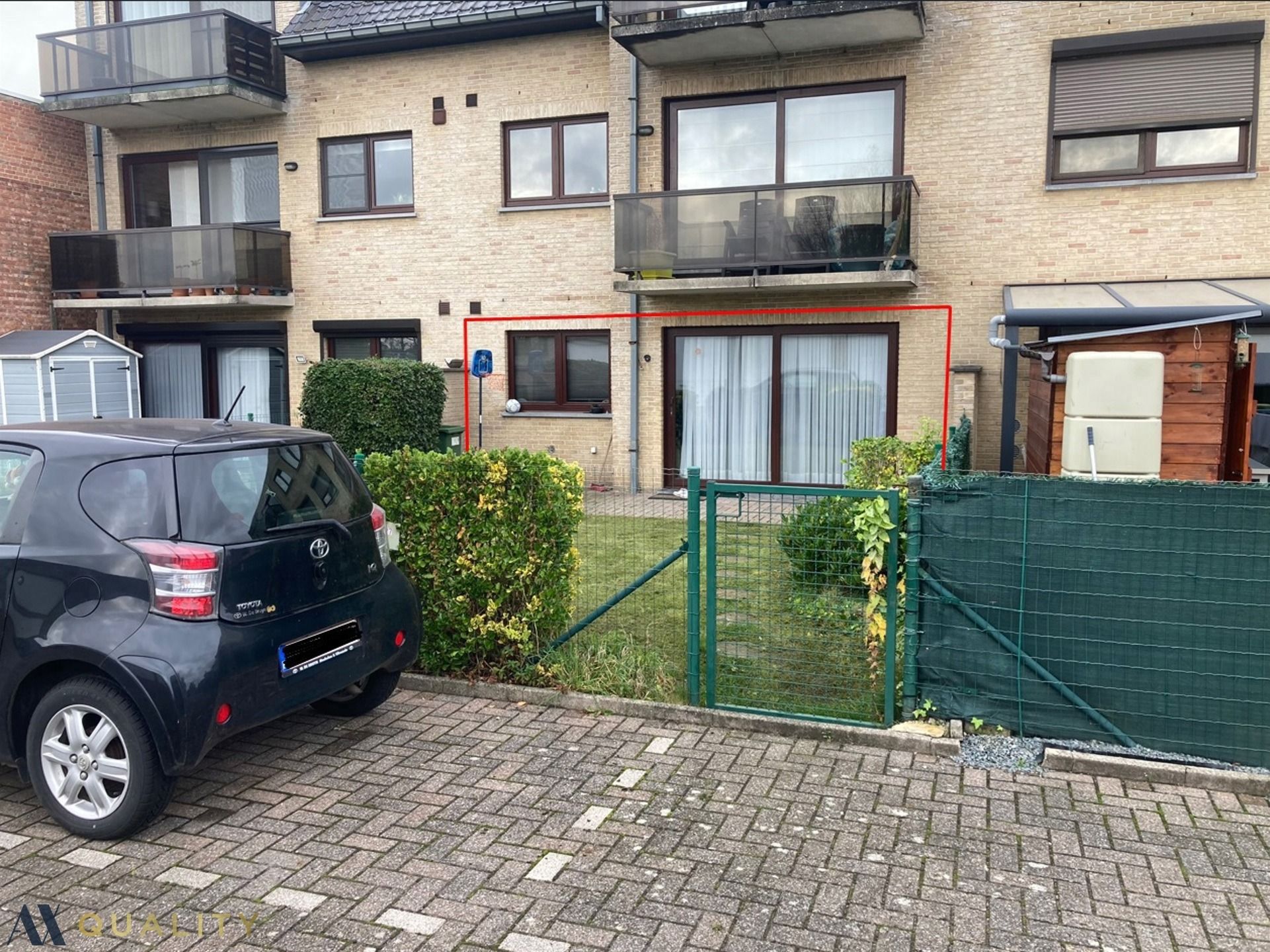 Gelijkvloers, gerenoveerd 2-slpk.-appt. met terras, tuin en gemetste garage op wandelafstand van het station foto 19