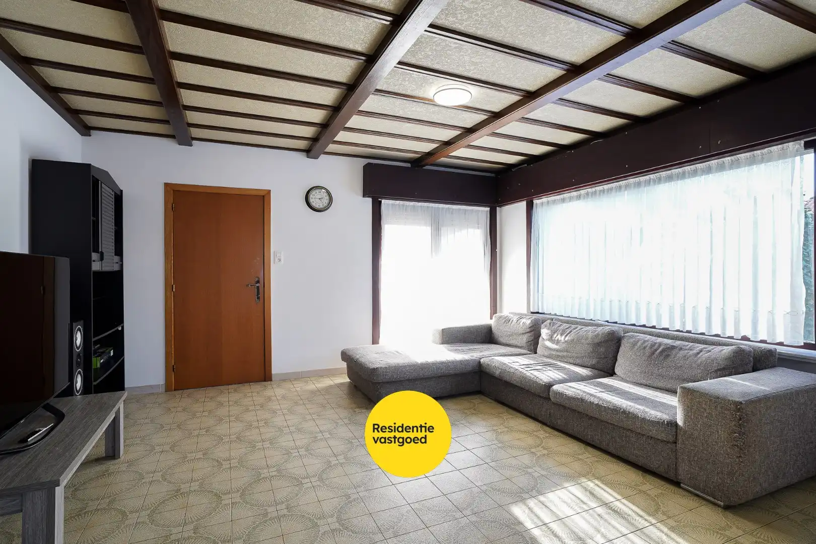 Woning met 5 slaapkamers in het centrum van Eernegem foto 4