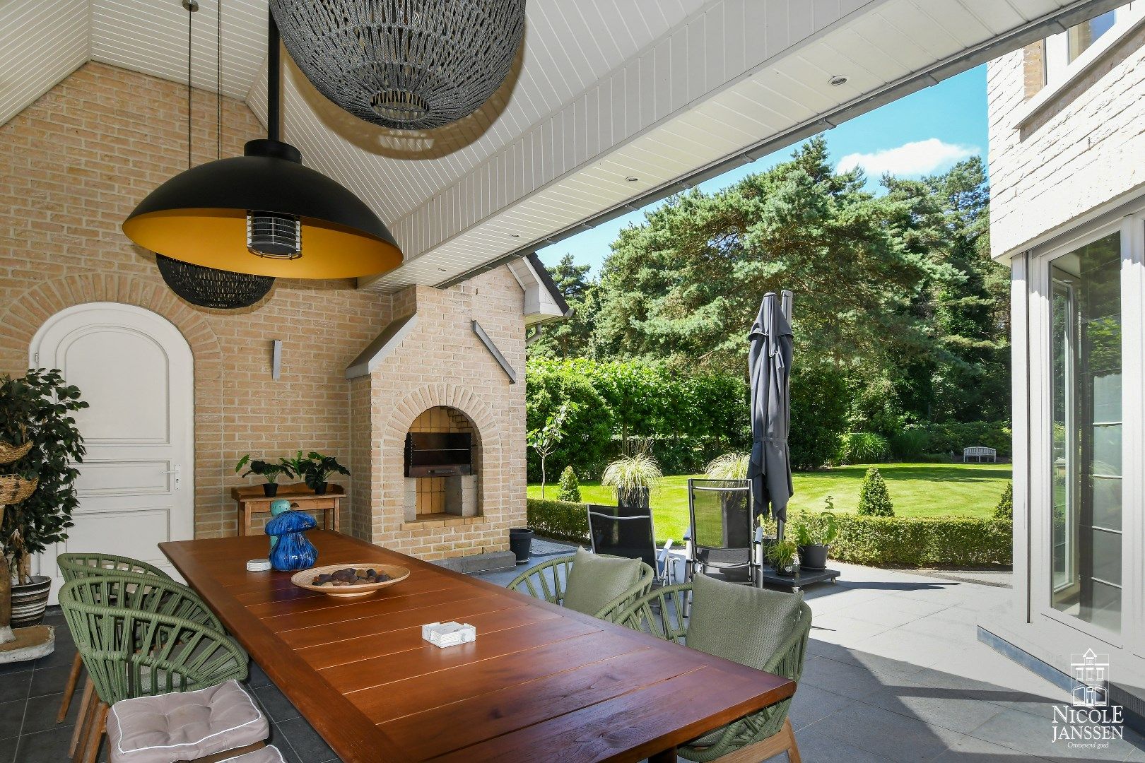 Exclusieve en ruim ingedeelde villa foto 12