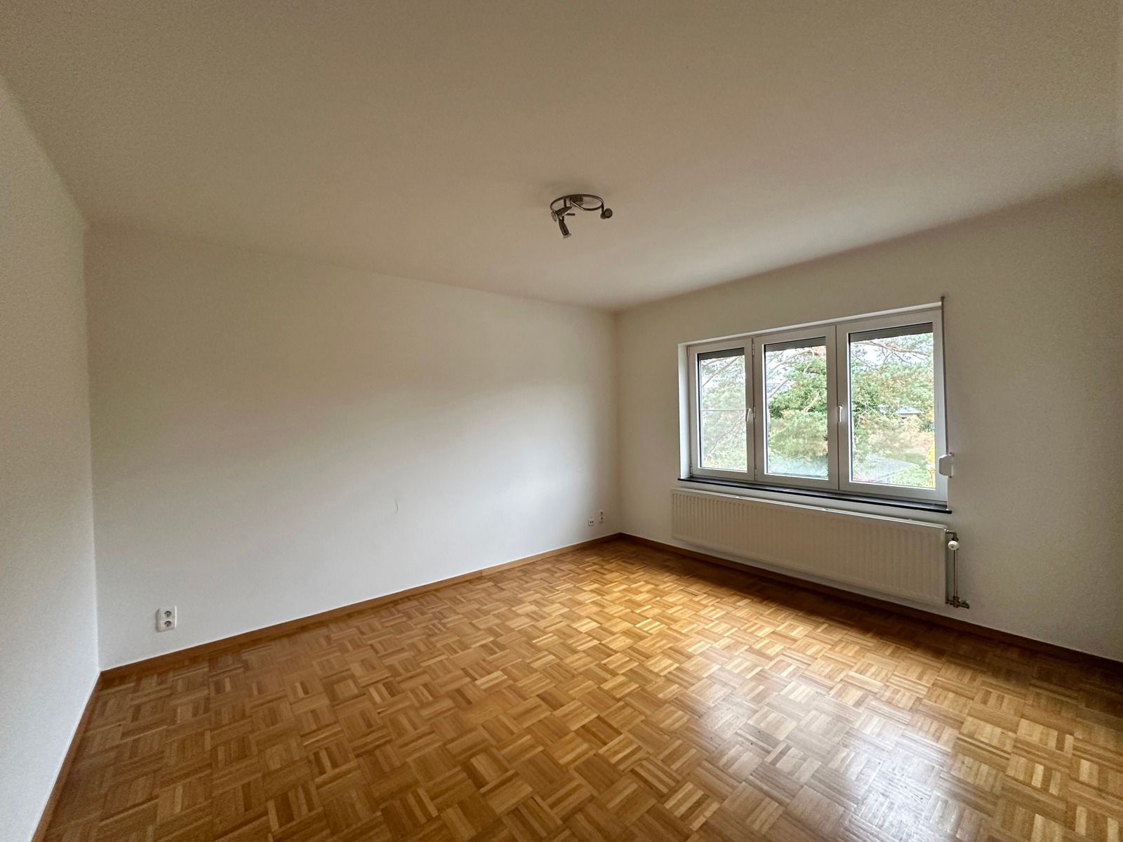 Royaal appartement (117 m²) met tuin, zuidwest-terras en parkings foto 17