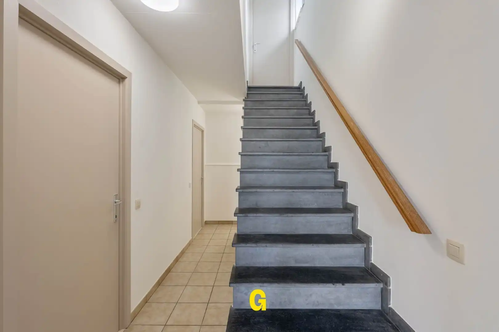 Degelijk gerenoveerde woning met 3 slaapkamers en leuk stadstuintje op 2a10ca, vlak bij het centrum foto 19