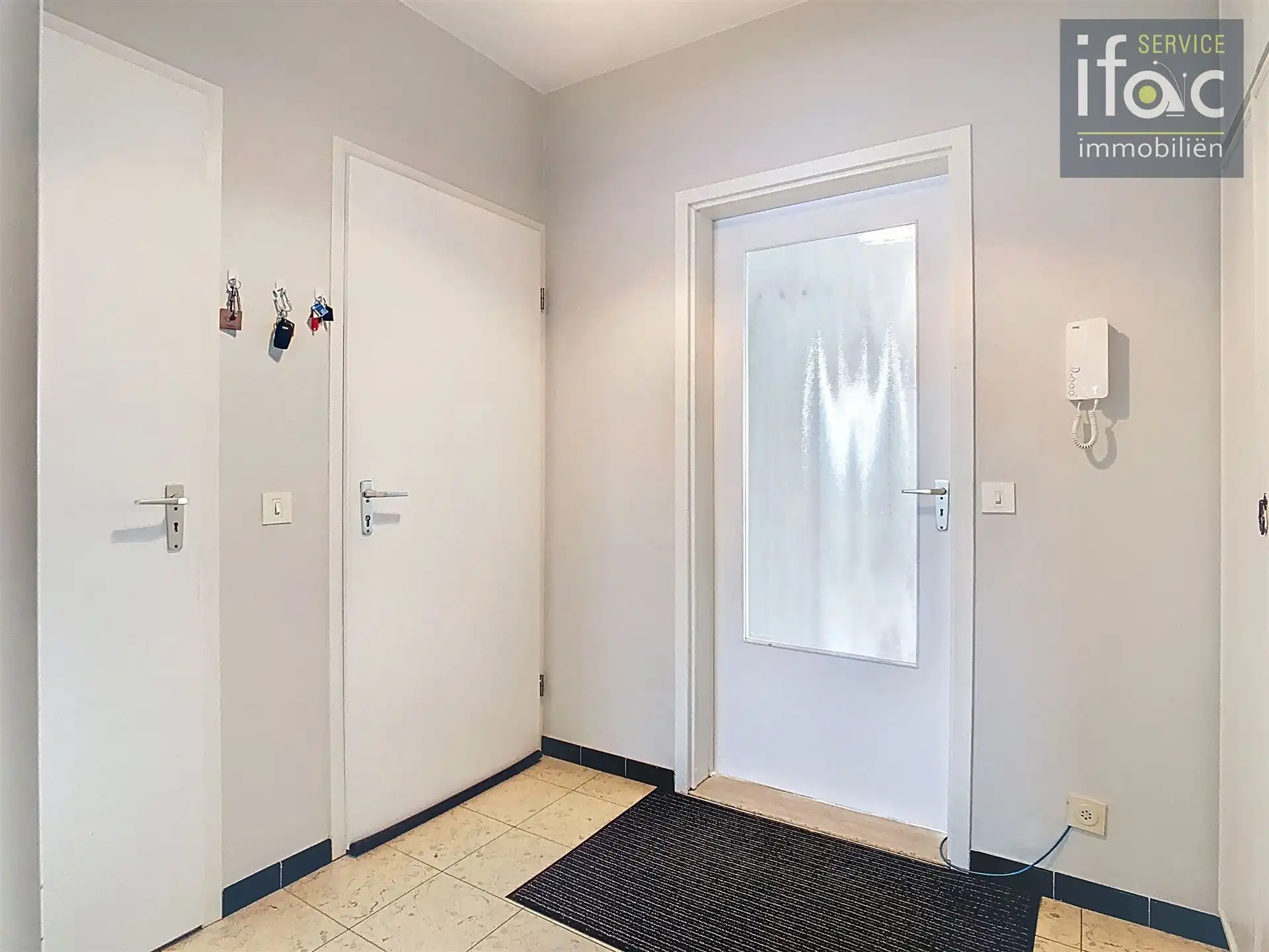 Appartement met 2 slaapkamers, kelder en garagebox foto 2