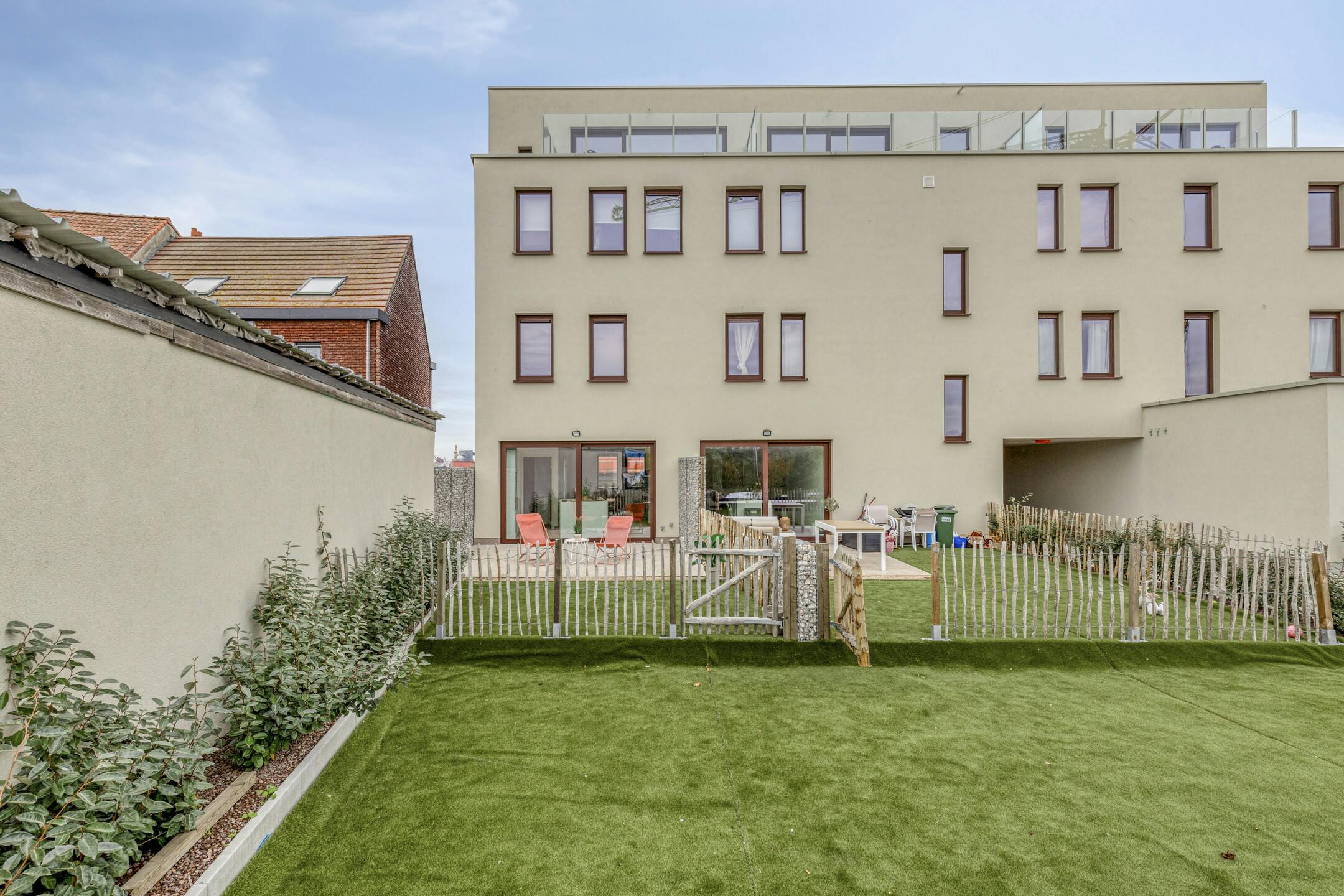 Instapklare nieuwbouwwoning met 3 slaapkamers en zwemvijver foto 17