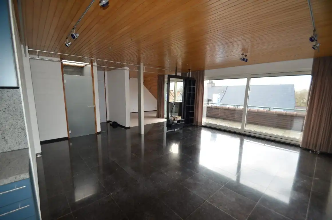 Modern dakappartement met 2 slpks en garage foto 2