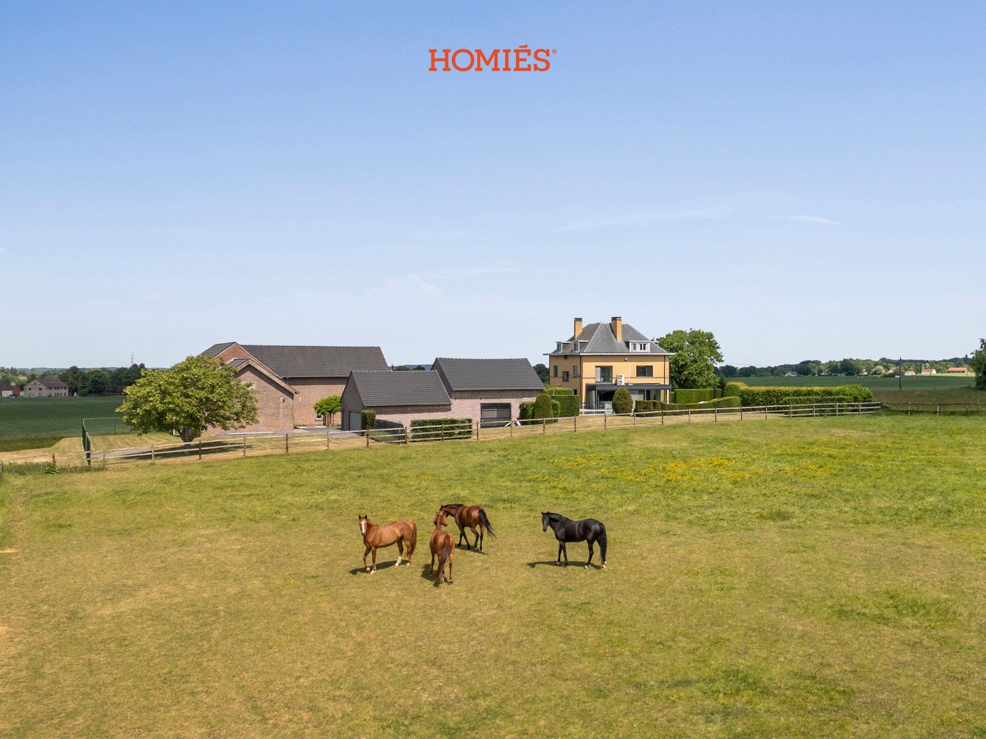 Prachtige villa & kantoorgebouw in groene omgeving foto 9