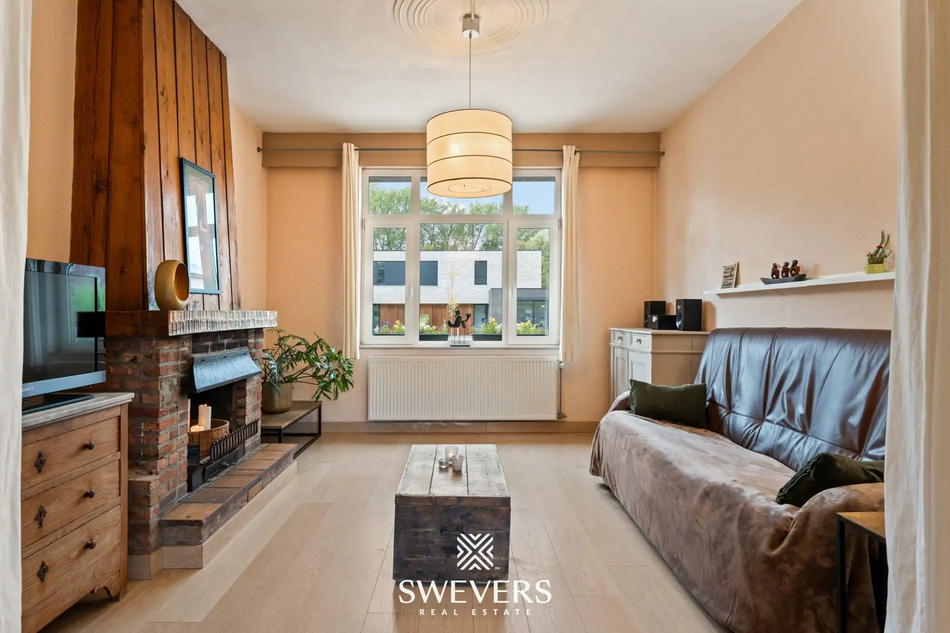 Instapklare woning met karakter en grote zolderruimte foto 3