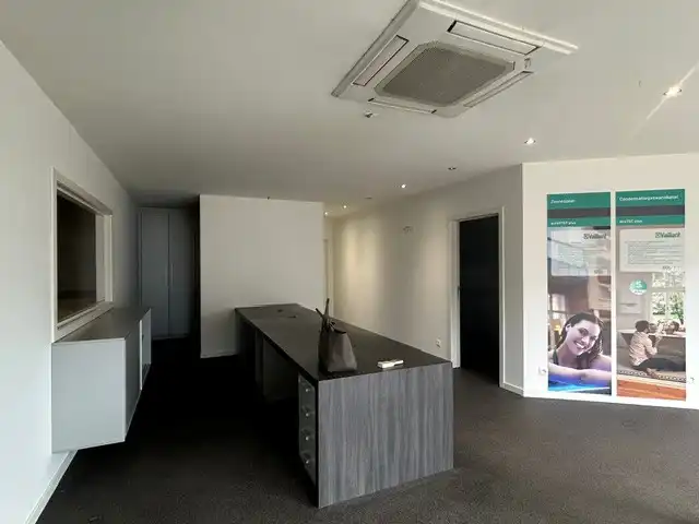 TE KOOP: MODERN BEDRIJFSPAND OP UITSTEKENDE LOCATIE IN PELT - IDEAL VOOR UW VOLGENDE ONDERNEMING! foto 4