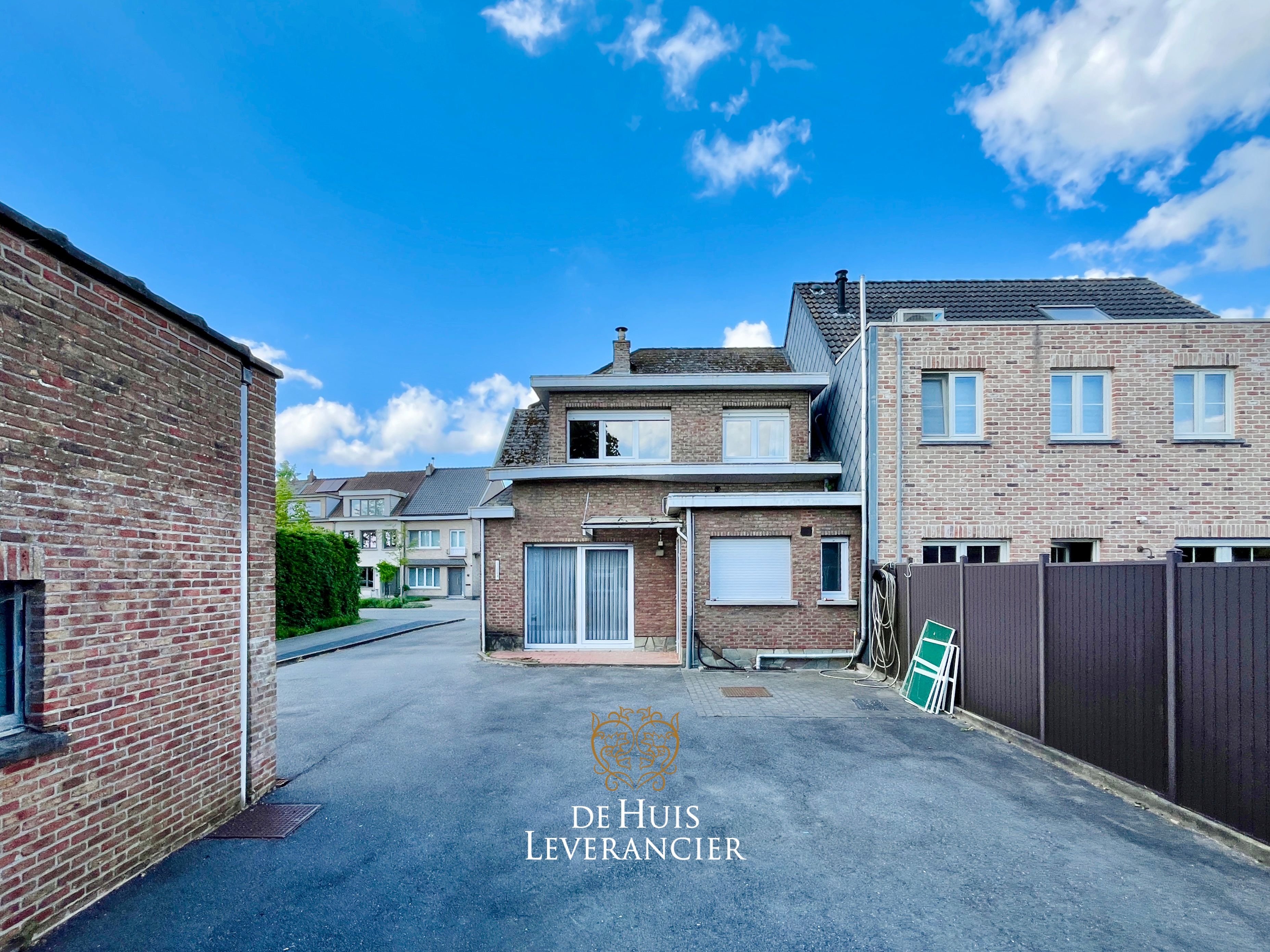 Wonen én werken combineren in het centrum van Kontich? Het kan aan de Hofstraat 41 ! foto {{pictureIndex}}