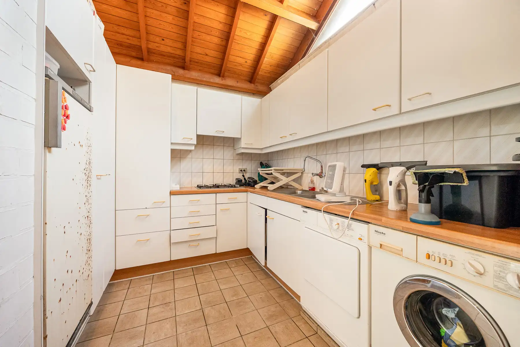 Te renoveren split-level villa met 4 slk + bureel op 1.924m² foto 15