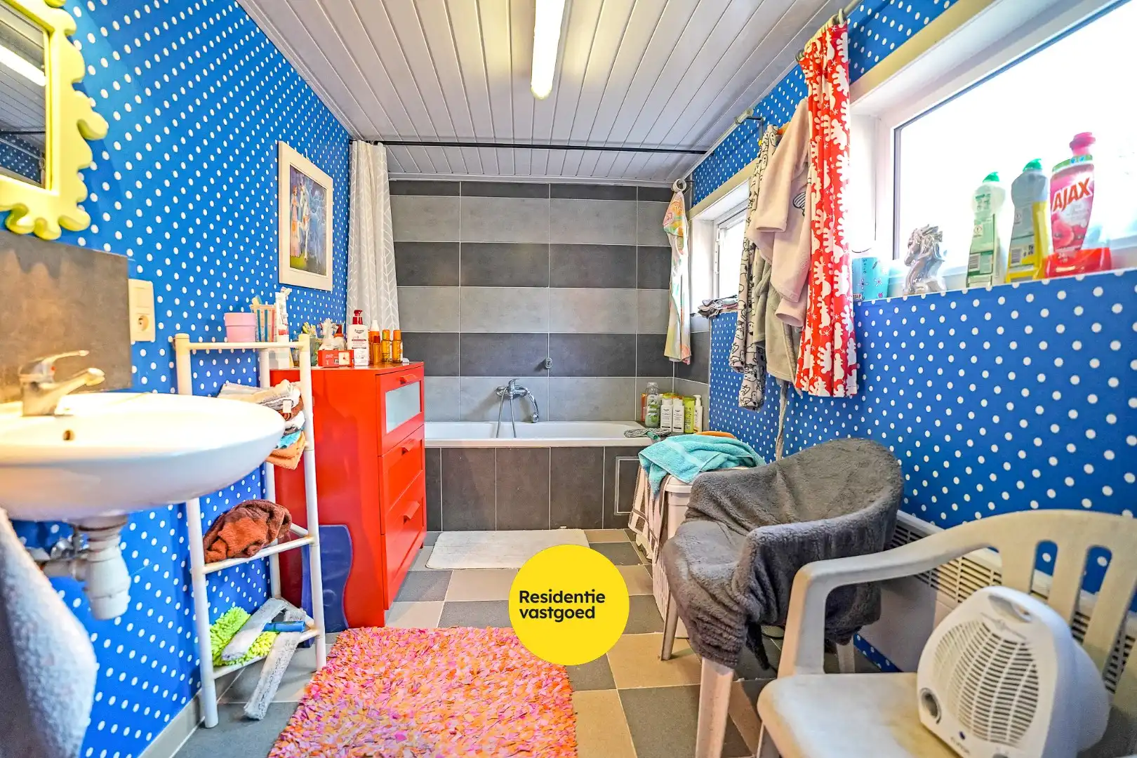 Alleenstaande woning met veel potentieel op 655m² te Houthulst. foto 5