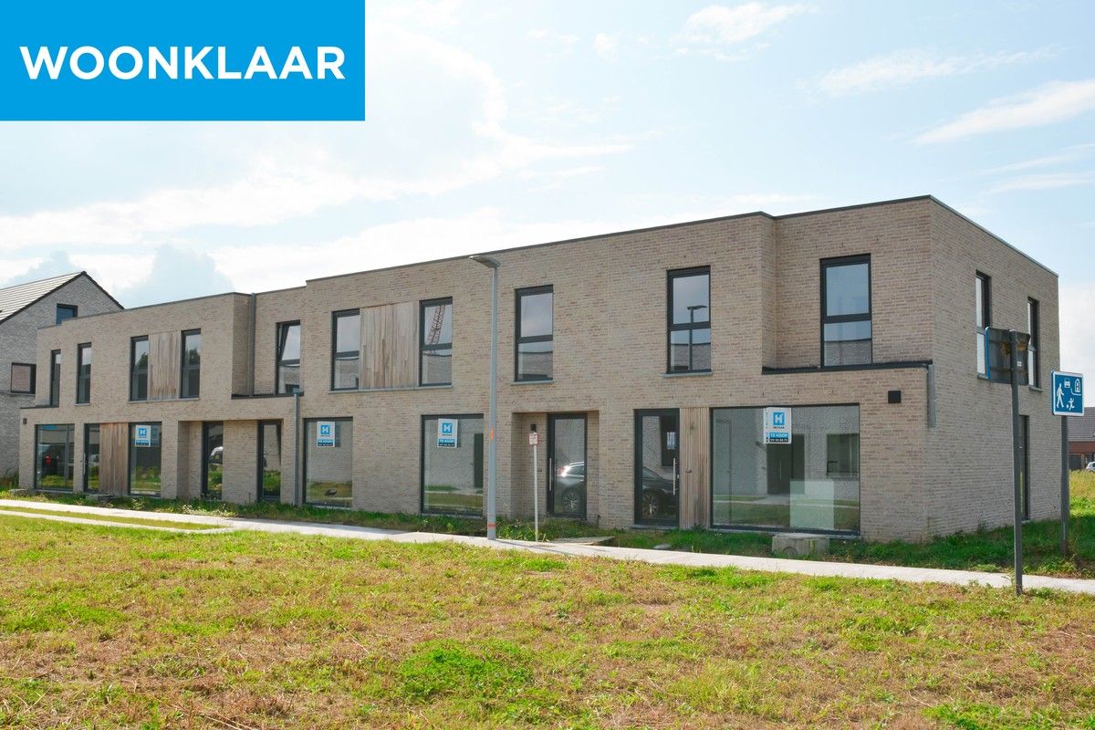 Instapklare nieuwbouwwoning met zonnige tuin te Roeselare foto {{pictureIndex}}